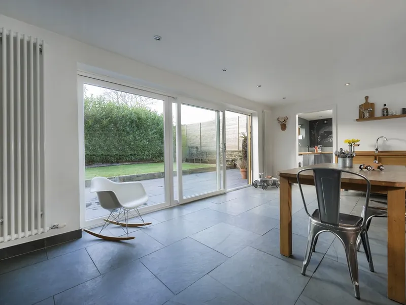 Sliding Windows — Gallery Holland Park
